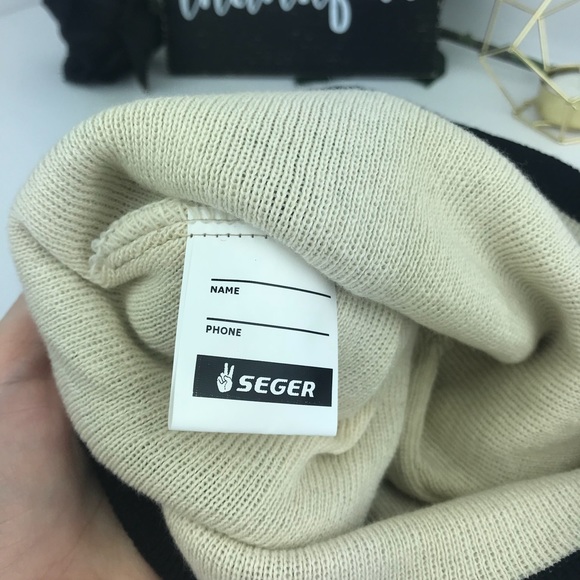 Seger Wool Peace Sign Beanie - Picture 10 of 10